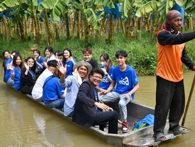 กิจกรรมล่องเรือชมสวนผลไม้ (กล้วยหอมทอง, ฝรั่งไส้แดง)