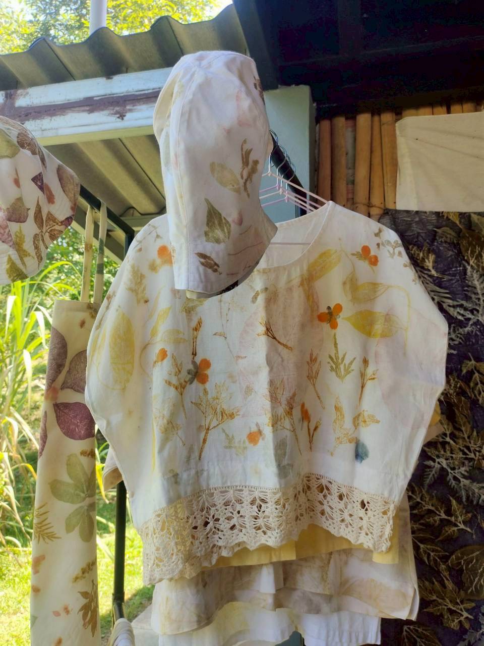 กิจกรรมผ้าพิมพ์สีธรรมชาติจากใบไม้ (Eco Print)
