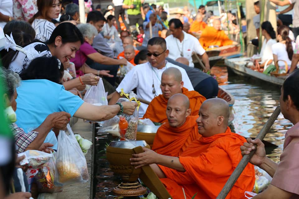 จุดที่ 1 ไปที่ท่าเทียบเรือ ณ วัดสุวรรณาราม