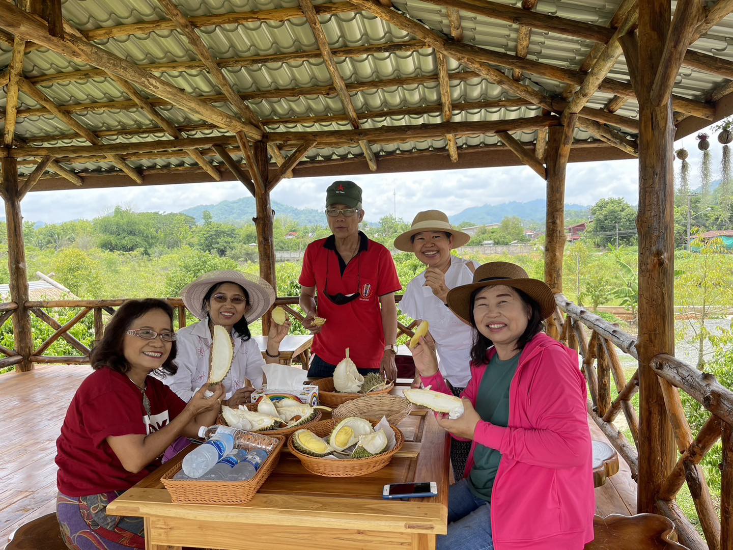 กิจกรรมชิมผลไม้สดตามฤดูกาลจากแหล่งผลิต