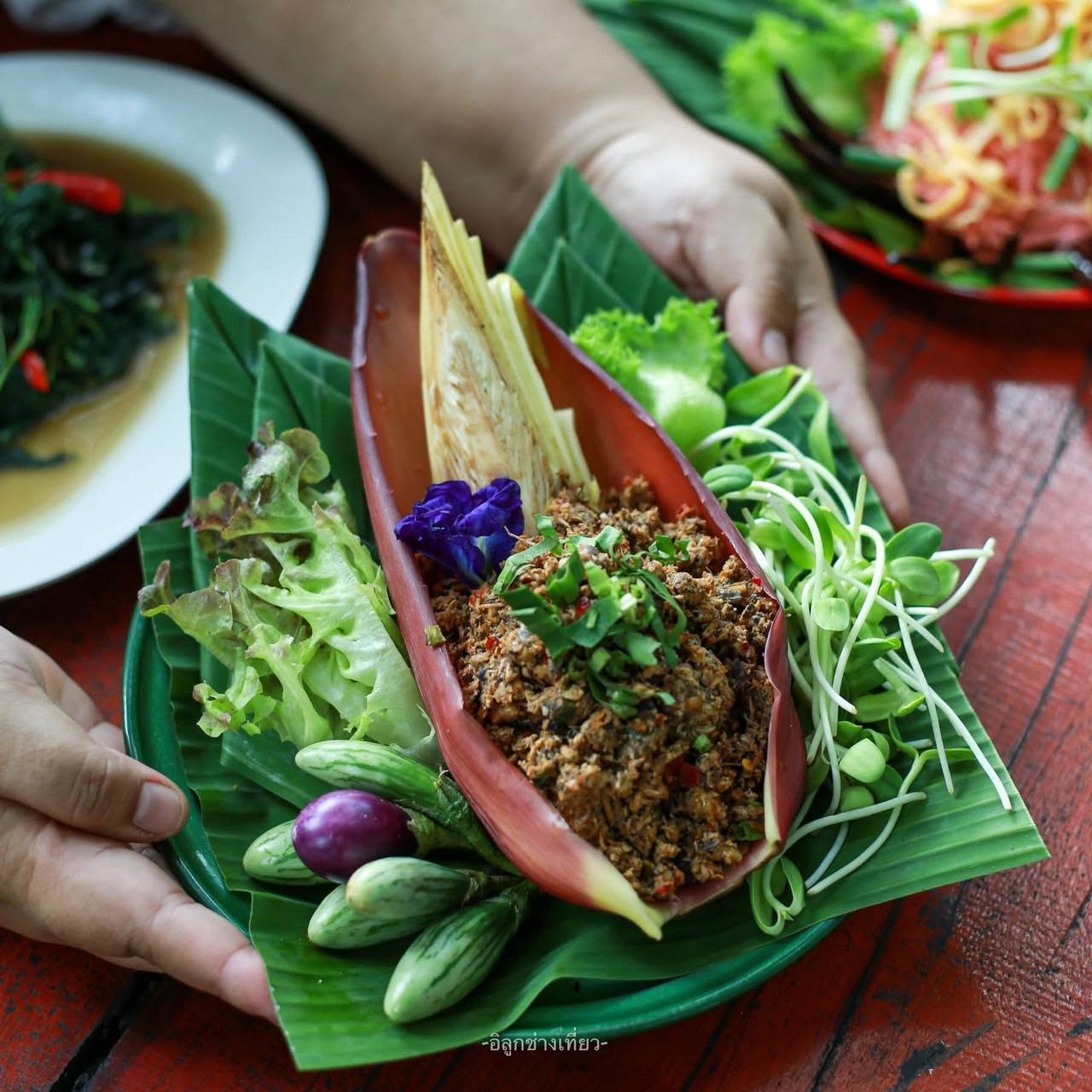 สาธิตและทดลองแปรรูปอาหารพื้นบ้าน