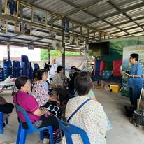 ฐาน1 : การเรียนรู้ ต้นห้อม วัสดุธรรมชาตที่ใช้ในการย้อมห้อม