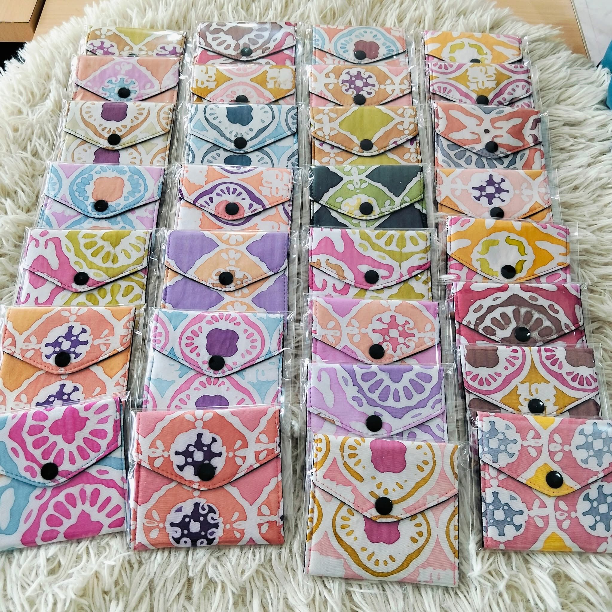 ผ้าบาติกพิมพ์ลายสีธรรมชาติ