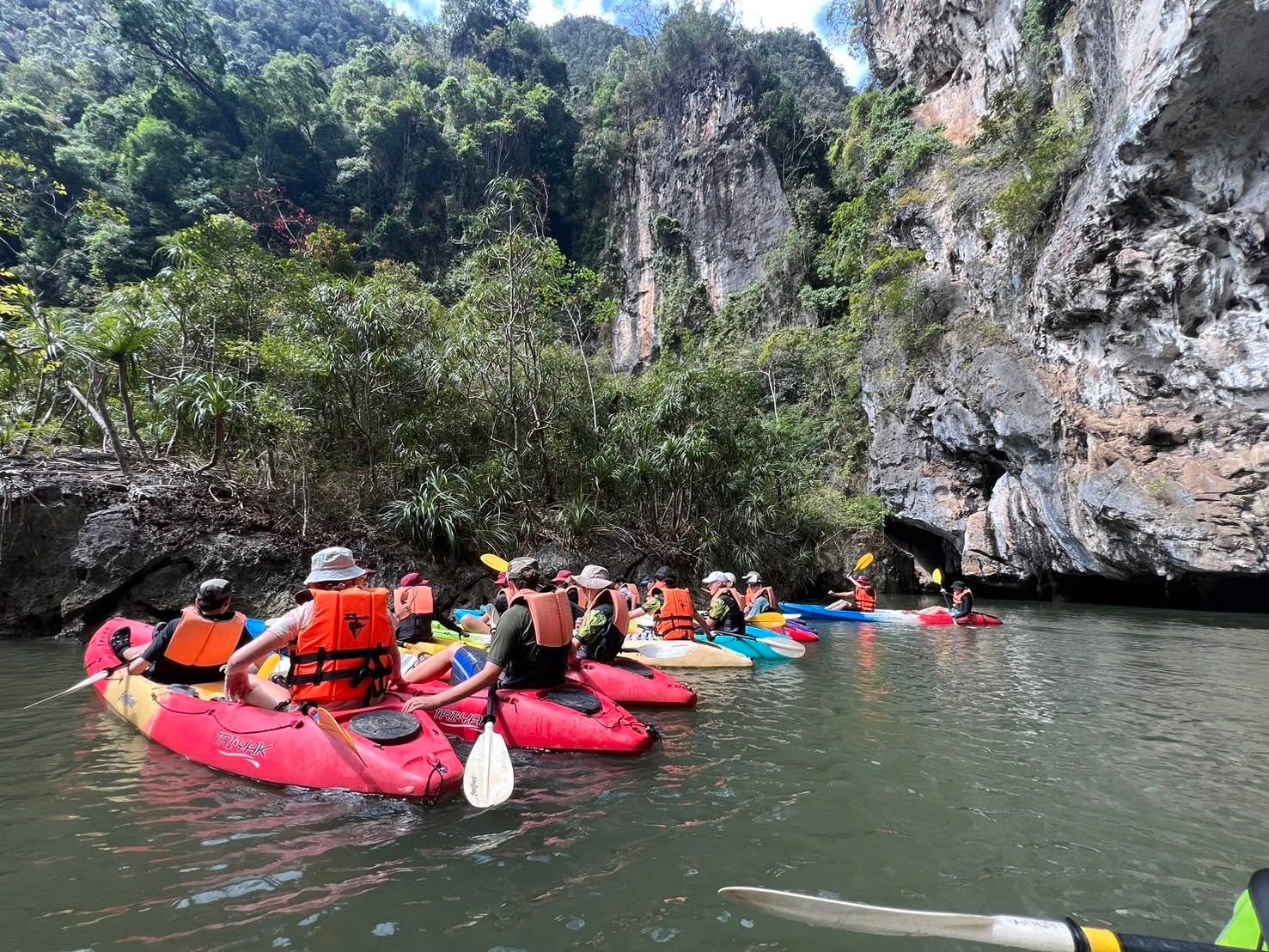 ภาพบรรยากาศ เครือข่ายวิสาหกิจชุมชนการท่องเที่ยวชุมชน (บ้านไหนหนัง) ลำดับที่ 8